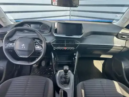 Photo 13 Peugeot 2008  e- 136ch Allure