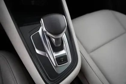 Photo 17 Renault Captur TCe 130 EDC FAP Initiale Paris