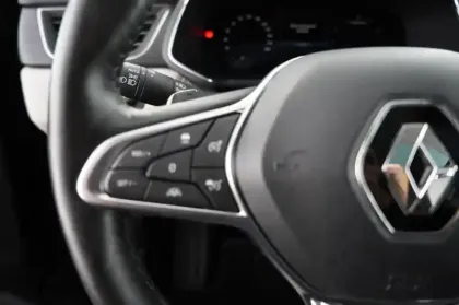 Photo 14 Renault Captur TCe 130 EDC FAP Initiale Paris