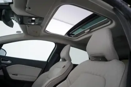 Photo 28 Renault Captur TCe 130 EDC FAP Initiale Paris