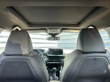 Photo 9 Peugeot 2008  1.2 PureTech 130ch S&S GT Line 7cv