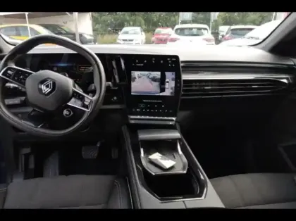 Photo 8 Renault Austral  1.2 E-Tech full hybrid 200ch Iconic- 24