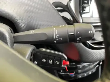 Photo 10 Peugeot 208  1.2 110ch Allure S&S 3p