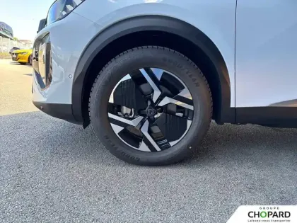 Photo 8 Peugeot 2008  Hybrid 136 e-DCS6