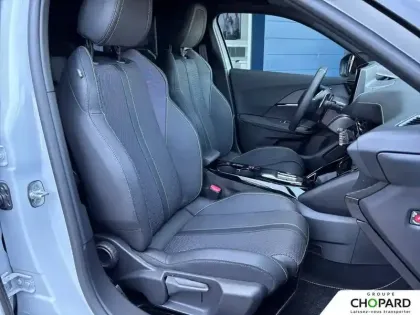 Photo 14 Peugeot 2008  Hybrid 136 e-DCS6