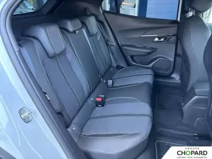 Photo 21 Peugeot 2008  Hybrid 136 e-DCS6