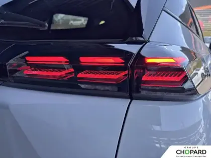 Photo 10 Peugeot 2008  Hybrid 136 e-DCS6