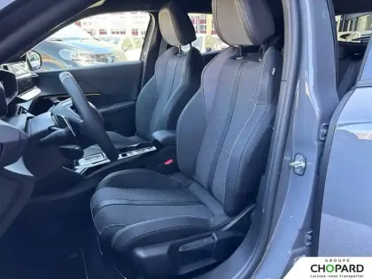 Photo 12 Peugeot 2008  Hybrid 136 e-DCS6