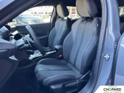 Photo 20 Peugeot 2008  Hybrid 136 e-DCS6