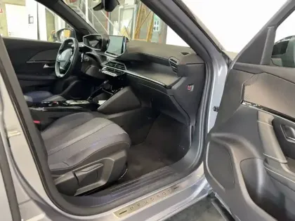 Photo 9 Peugeot 2008  PureTech 130 S&S EAT8