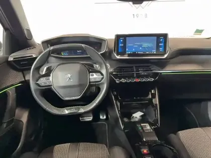 Photo 16 Peugeot 2008  PureTech 130 S&S EAT8