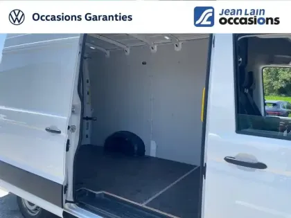 Photo 45 Volkswagen Crafter  VAN 35 L4H3 2.0 TDI 140 CH BVA