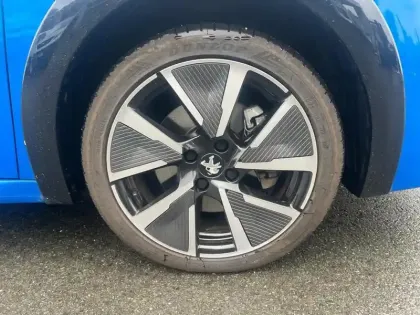 Photo 14 Peugeot 208  Electrique 50 kWh 136ch GT