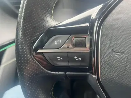 Photo 18 Peugeot 208  Electrique 50 kWh 136ch GT