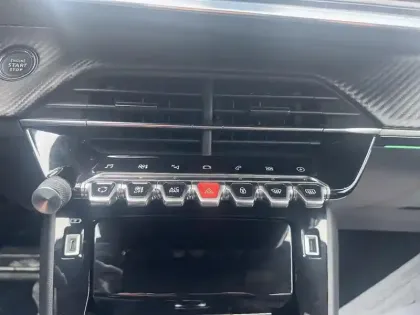 Photo 12 Peugeot 208  Electrique 50 kWh 136ch GT