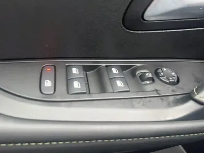 Photo 19 Peugeot 208  Electrique 50 kWh 136ch GT