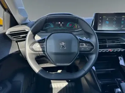 Photo 11 Peugeot 208  e- 136ch Active