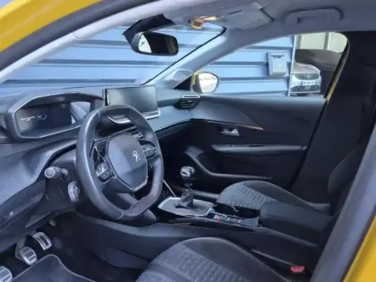 Photo 12 Peugeot 208  1.2 PureTech 100ch S&S Roadtrip 118g