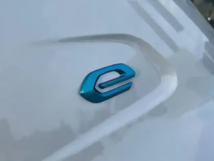 Photo 6 Peugeot 208  e- 136ch GT