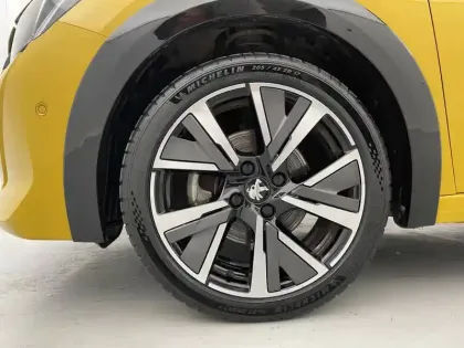 Photo 16 Peugeot 208  PureTech 100 S&S BVM6