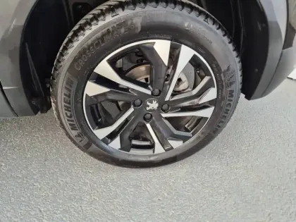 Photo 10 Peugeot 2008  PureTech 130 S&S BVM6