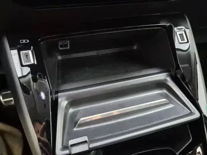 Photo 13 Peugeot 2008  PureTech 130 S&S BVM6