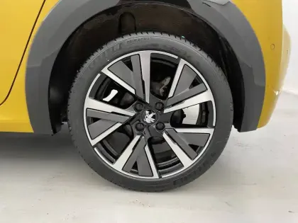 Photo 79 Peugeot 208  PureTech 100 S&S BVM6