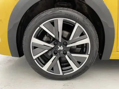 Photo 48 Peugeot 208  PureTech 100 S&S BVM6