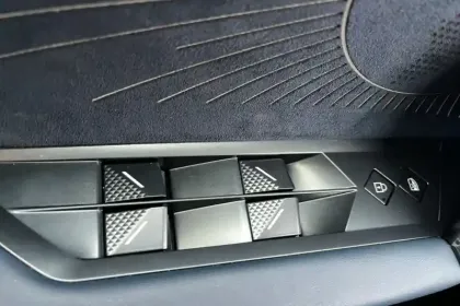 Photo 78 DS DS 8 DS N°8 245 ch FWD Long Range