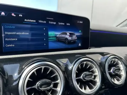 Photo 19 Mercedes Classe A  250 e 8G-DCT