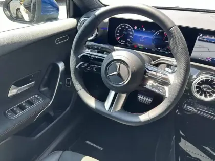 Photo 15 Mercedes Classe A  250 e 8G-DCT