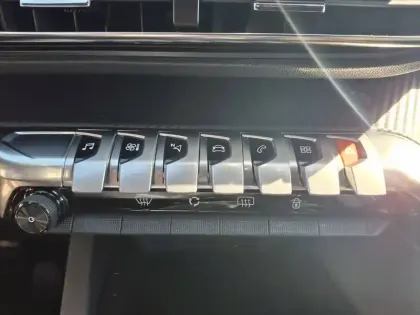 Photo 55 Peugeot 3008  PureTech 130ch S&S BVM6