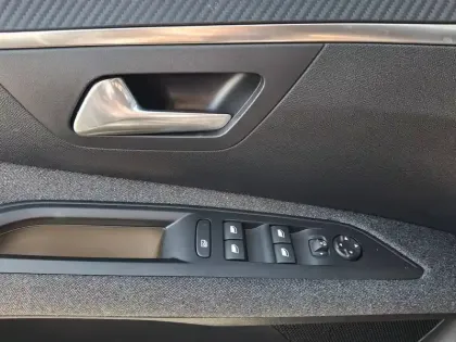Photo 117 Peugeot 3008  PureTech 130ch S&S BVM6
