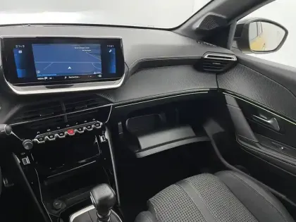 Photo 63 Peugeot 208  PureTech 100 S&S BVM6