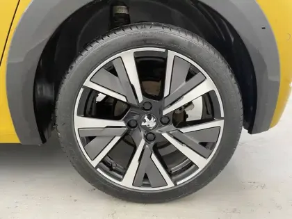 Photo 47 Peugeot 208  PureTech 100 S&S BVM6