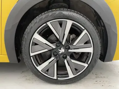 Photo 49 Peugeot 208  PureTech 100 S&S BVM6