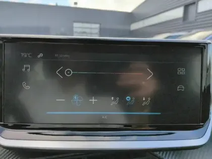 Photo 39 Peugeot 208  Hybrid 110 e-DCS6