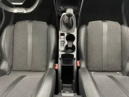 Photo 60 Peugeot 208  PureTech 100 S&S BVM6