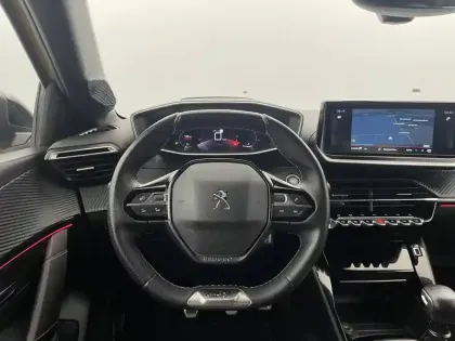 Photo 55 Peugeot 208  PureTech 100 S&S BVM6