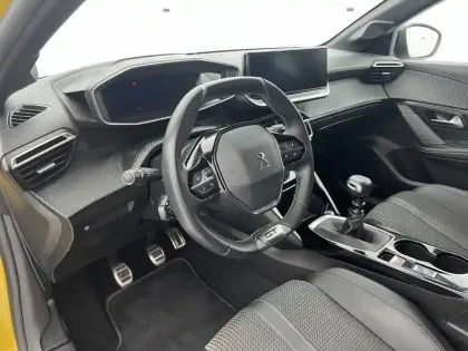 Photo 65 Peugeot 208  PureTech 100 S&S BVM6