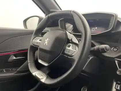 Photo 64 Peugeot 208  PureTech 100 S&S BVM6