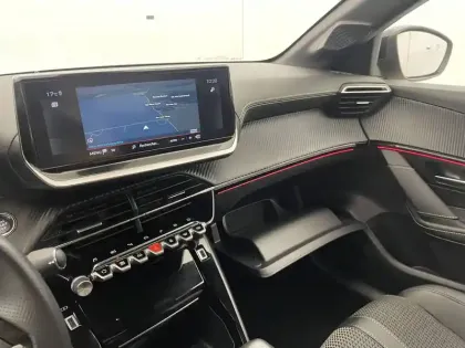 Photo 63 Peugeot 208  PureTech 100 S&S BVM6