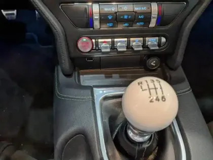 Photo 9 Ford Mustang Gén. VI Ph2 Bullitt 2