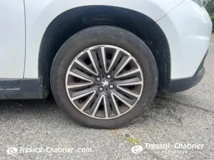 Photo 14 Peugeot 2008  BlueHDi 100ch S&S BVM5 Active