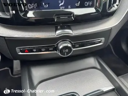 Photo 12 Volvo Xc60  T6 Recharge AWD 253 ch + 87 ch Geartronic 8 R-Design
