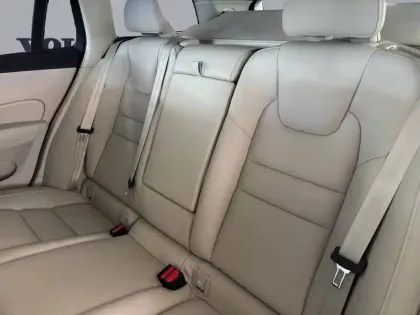 Photo 8 Volvo V60  T6 AWD Hybride Rechargeable 253 ch + 145 ch Geartronic 8