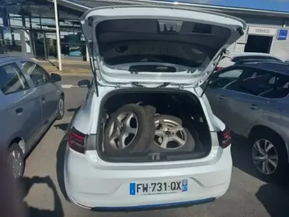 Photo 15 Renault Clio  E-Tech 140 - 21