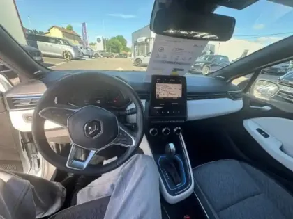 Photo 14 Renault Clio  E-Tech 140 - 21