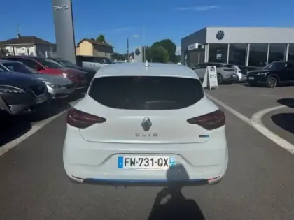 Photo 12 Renault Clio  E-Tech 140 - 21