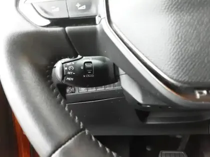 Photo 38 Peugeot 2008  Electrique 136 ch